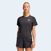 Дамска спортна тениска Adidas adi365 Breeze, облечена върху модел