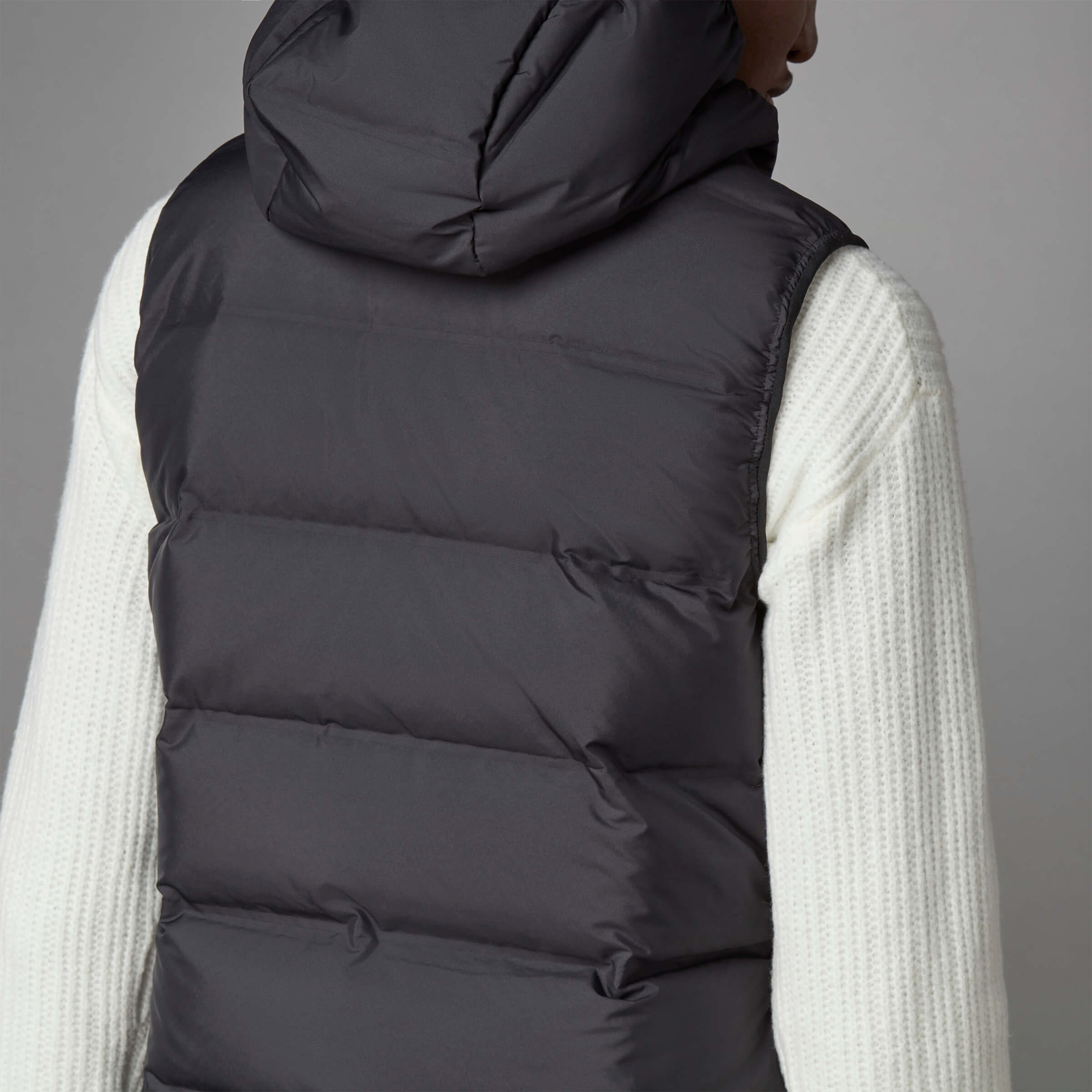 Дамски Елек Adidas W HELIONIC VEST BQ1943 детайл гръб