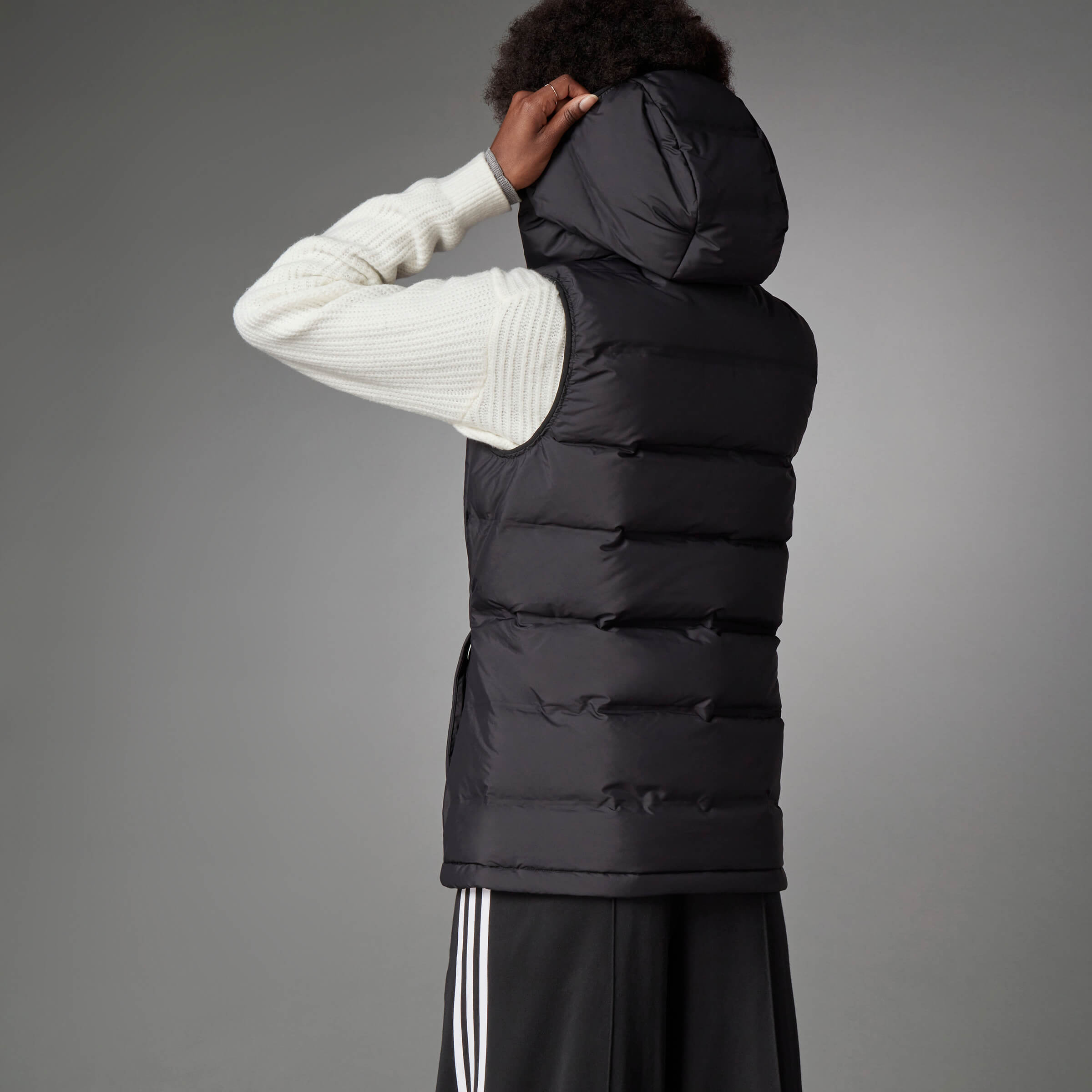 Дамски Елек Adidas W HELIONIC VEST в гръб