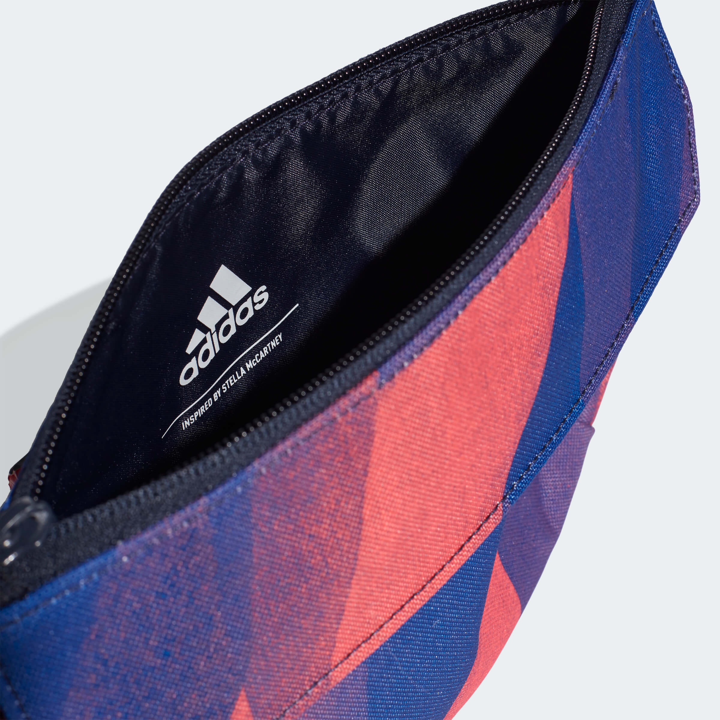 Чанта Adidas W ID Pouch G отворена