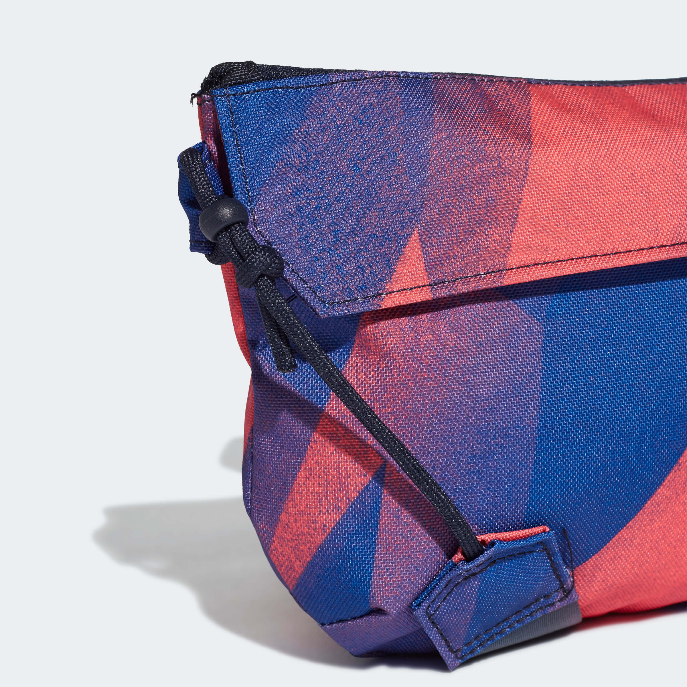 Чанта Adidas W ID Pouch G детайл дръжка