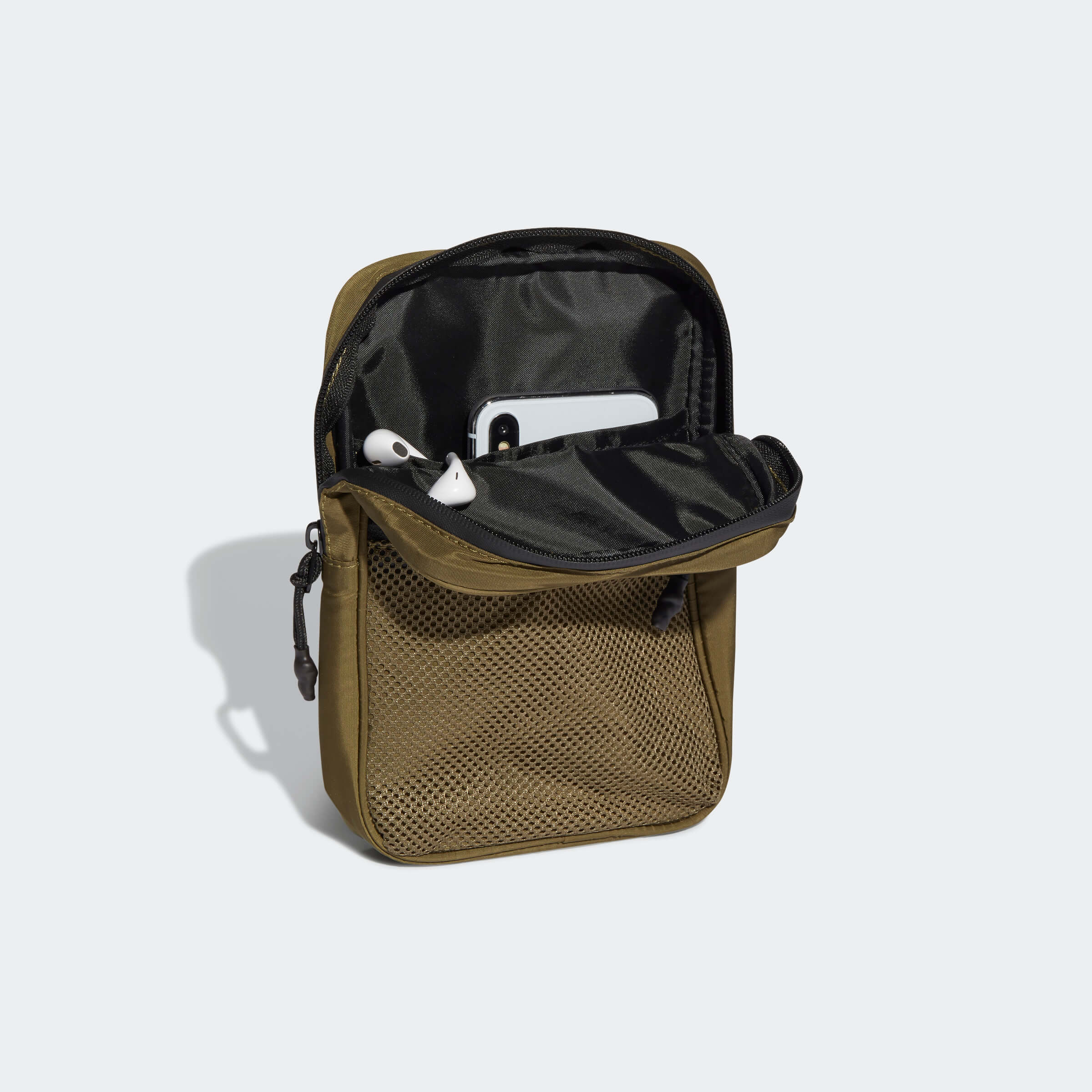 Чанта Adidas Organizer GU0874 отворена