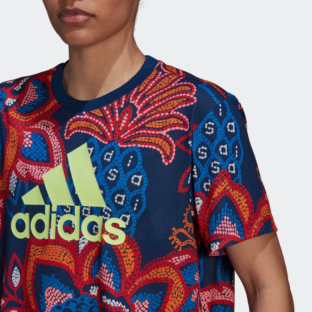 Тениска Adidas Farm GFX детайлна снимка отпред