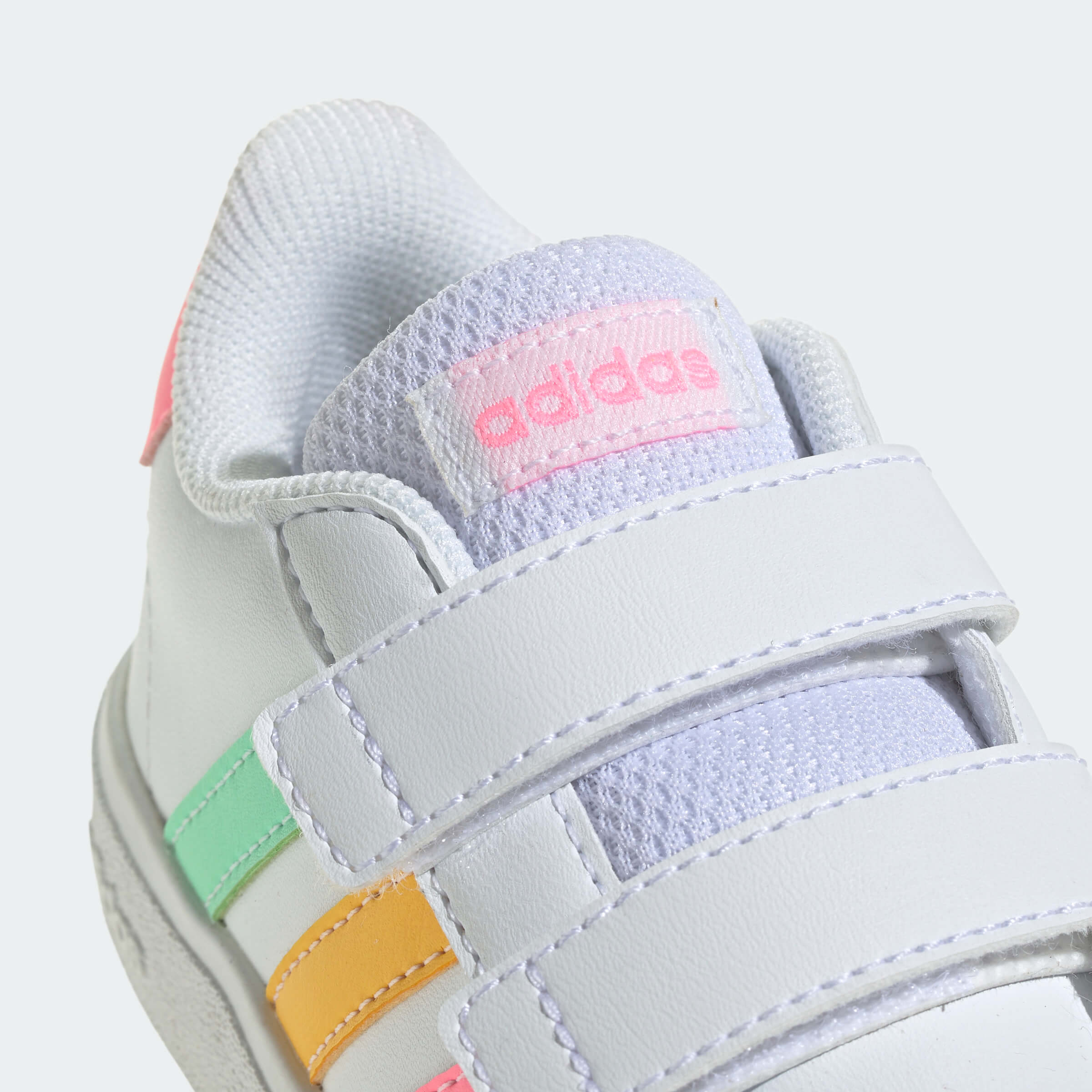 Бебешки Кецове Adidas GRAND COURT 2.0 CF детайл лепенки