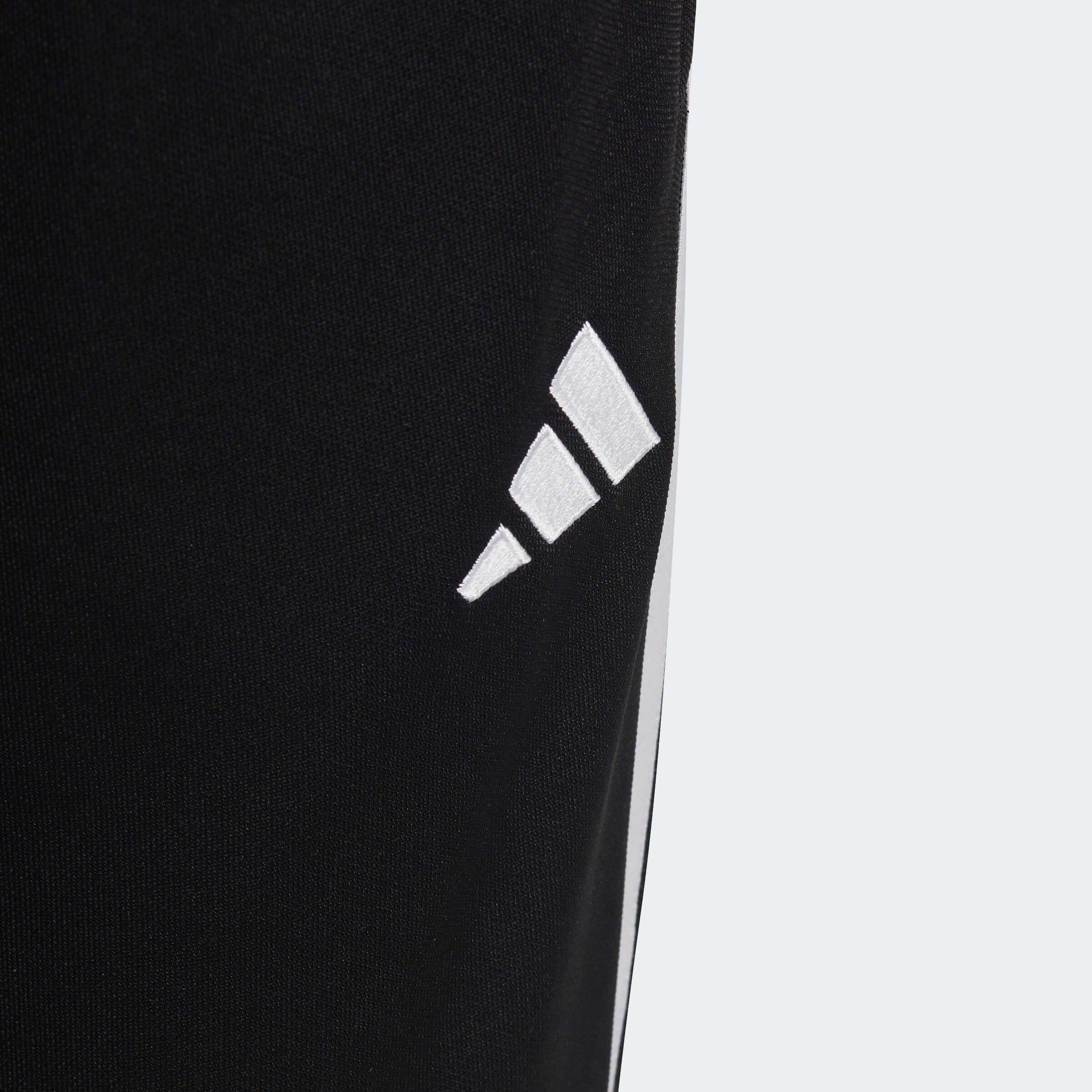Юношеско Долнище Adidas Tiro 23 League детайл лого
