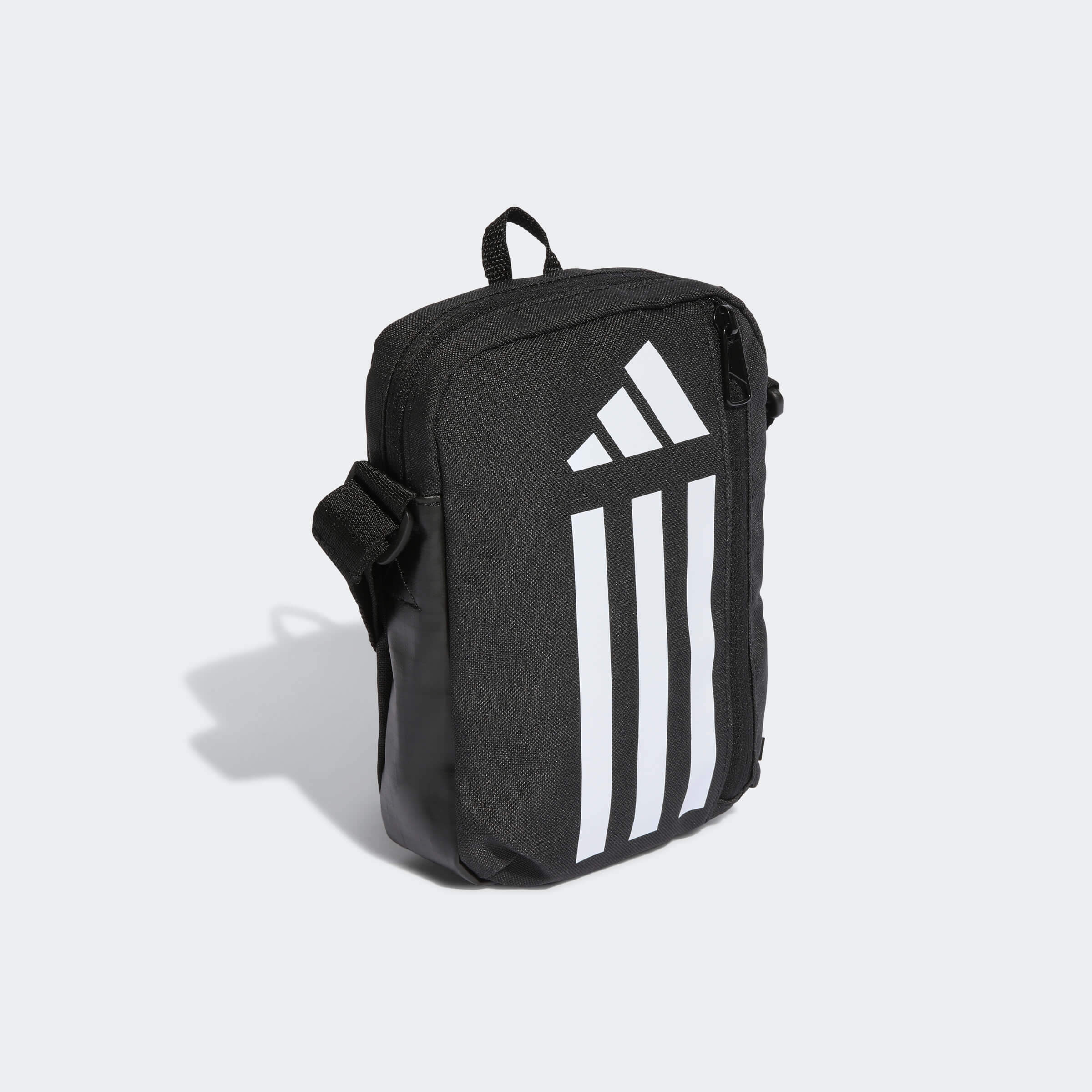 Чанта Adidas Essentials Training отстрани