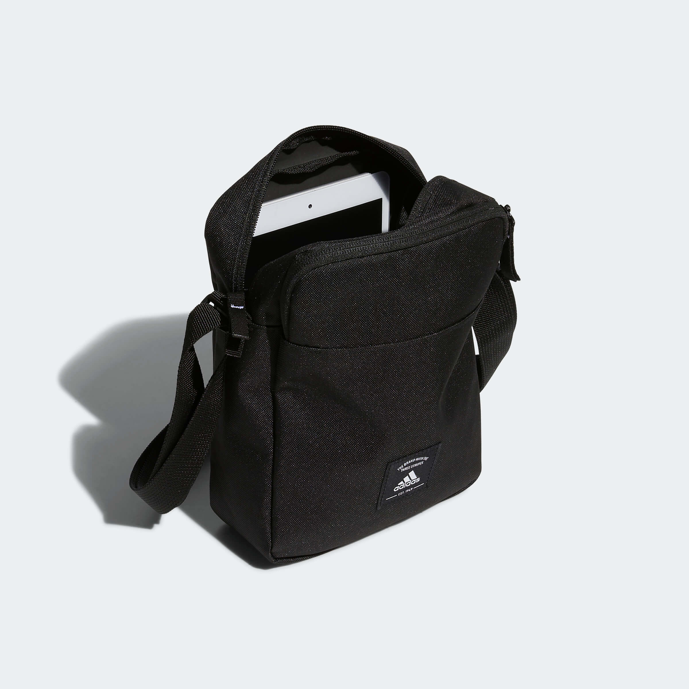 Чанта Adidas NCL WNLB IA5284 отворена