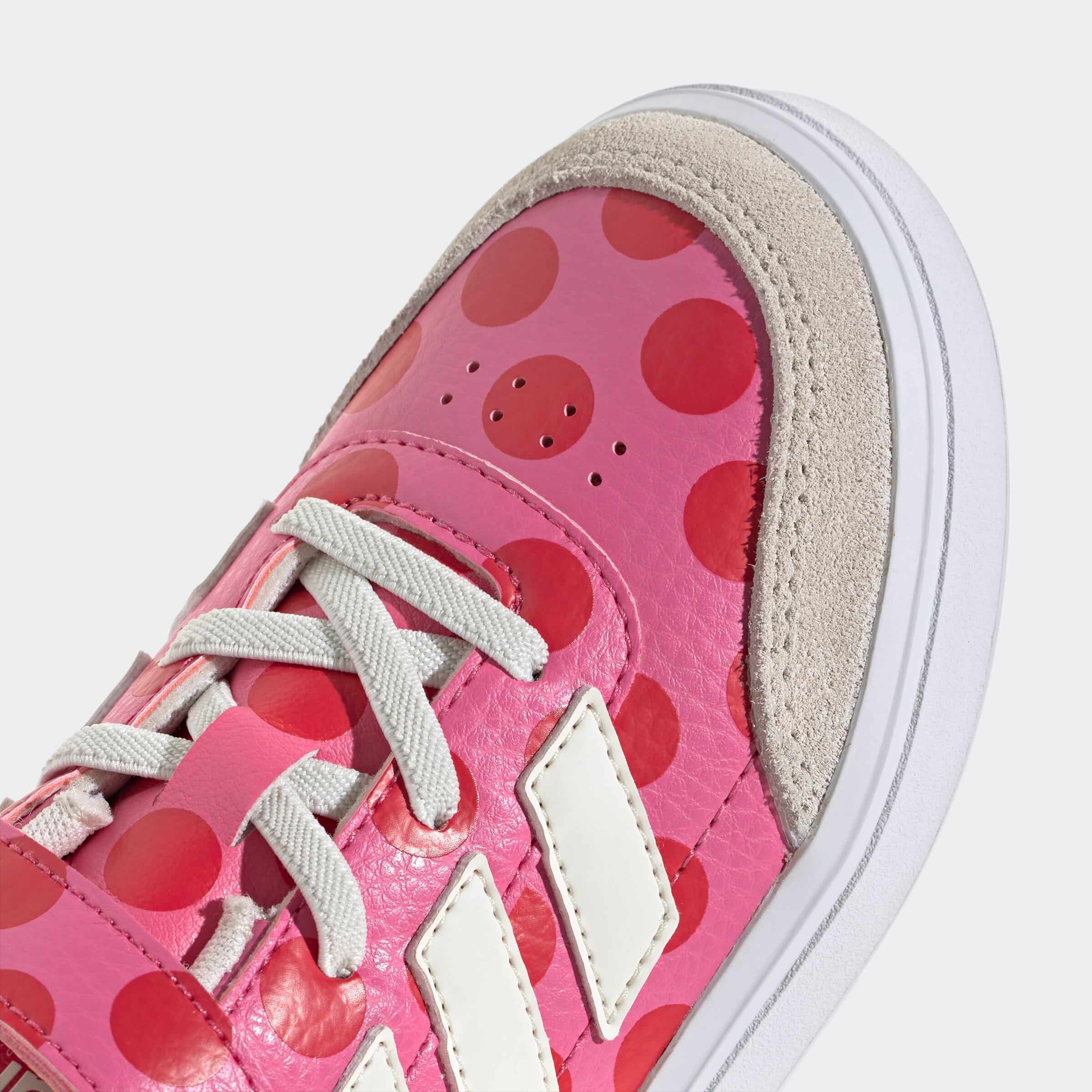 Детски Кецове Adidas COURTBLOCK MINNIE детайл пръсти