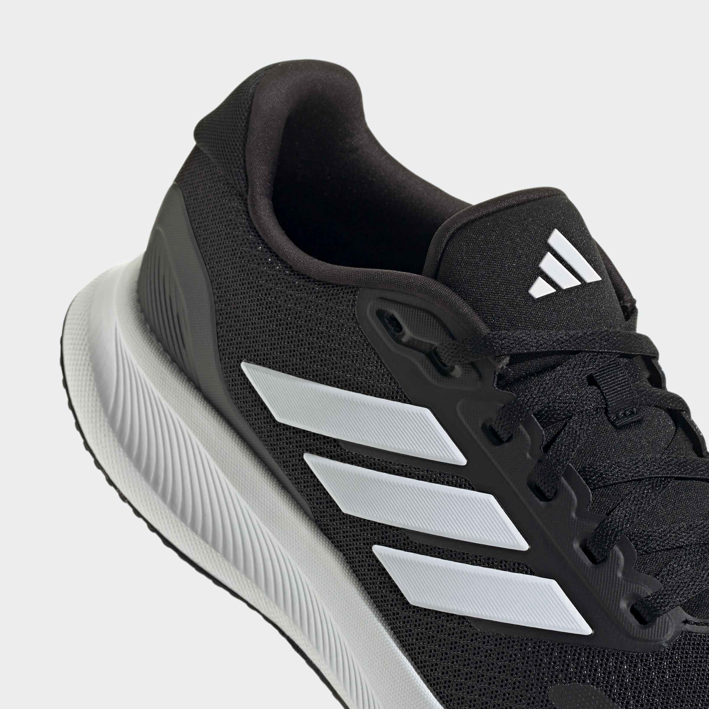 Мъжки Маратонки Adidas RUNFALCON 5 детайл пета