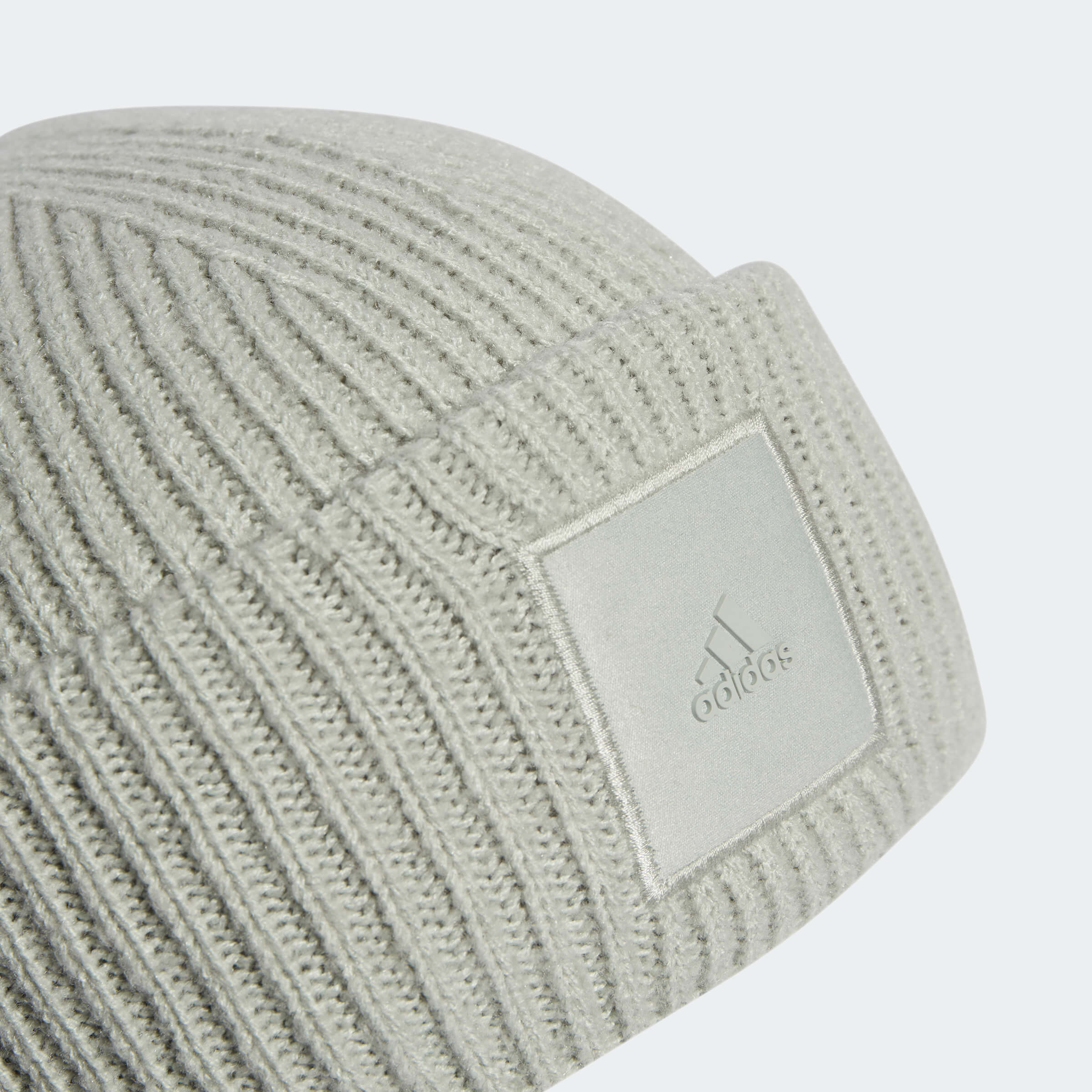 Зимна Шапка Adidas Wide Cuff Beanie II3547 детайл лого