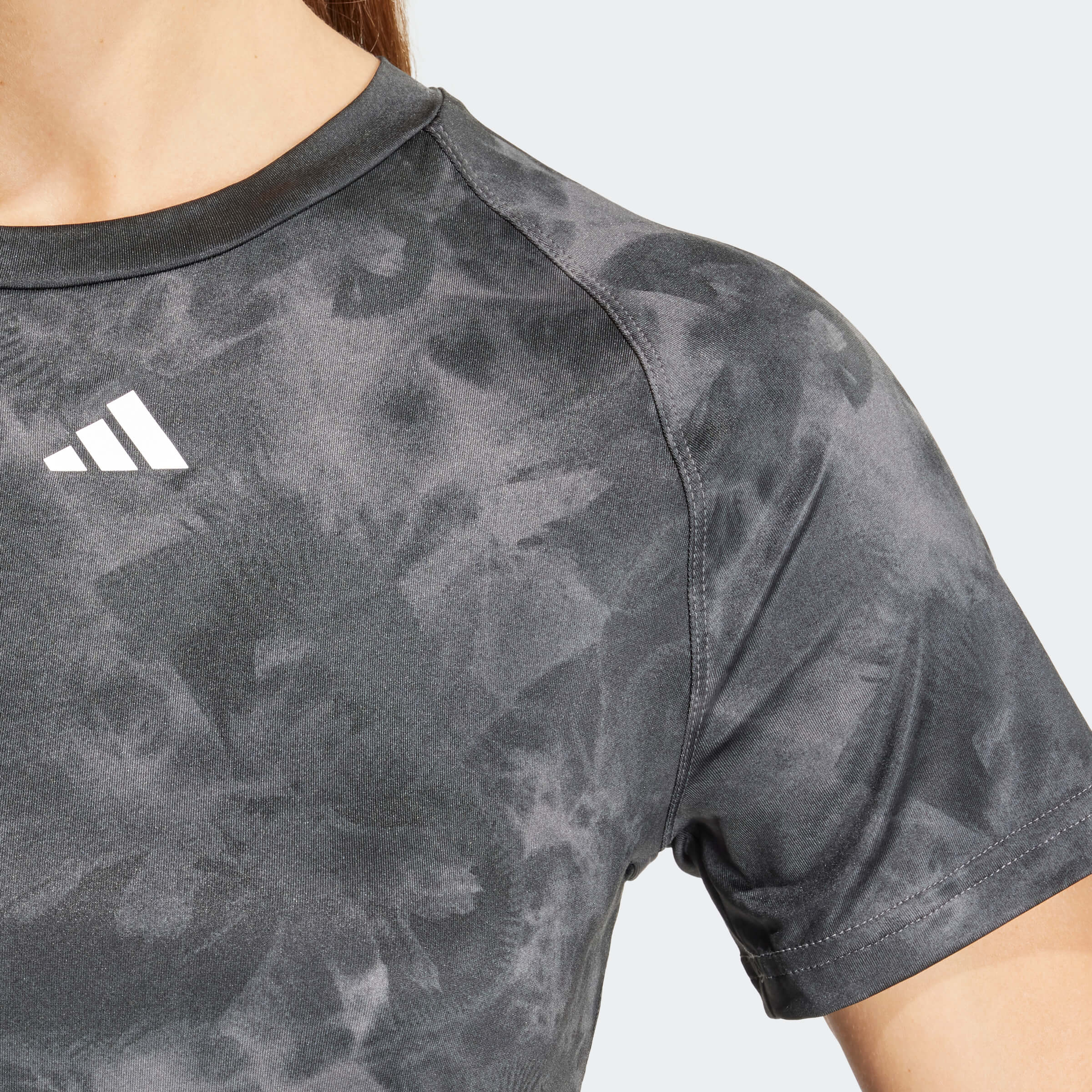 Дамска Тениска Adidas AOP FLOWER TEE IN4300 детайл принт