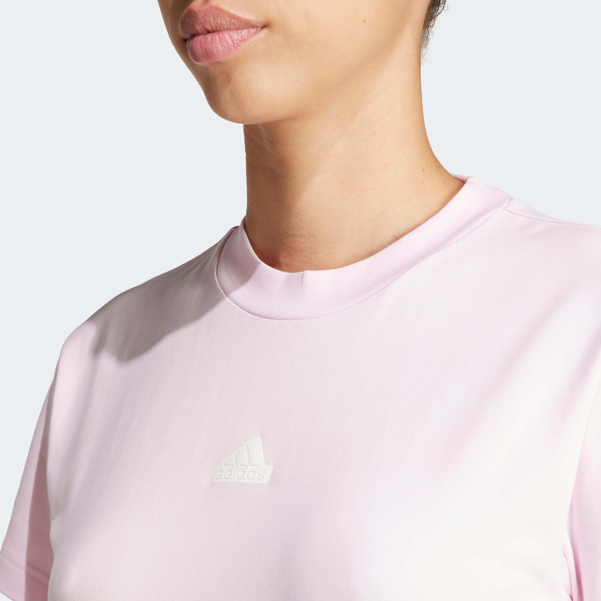 Тениска Adidas W BLUV TEE IS4288 детайл гърди