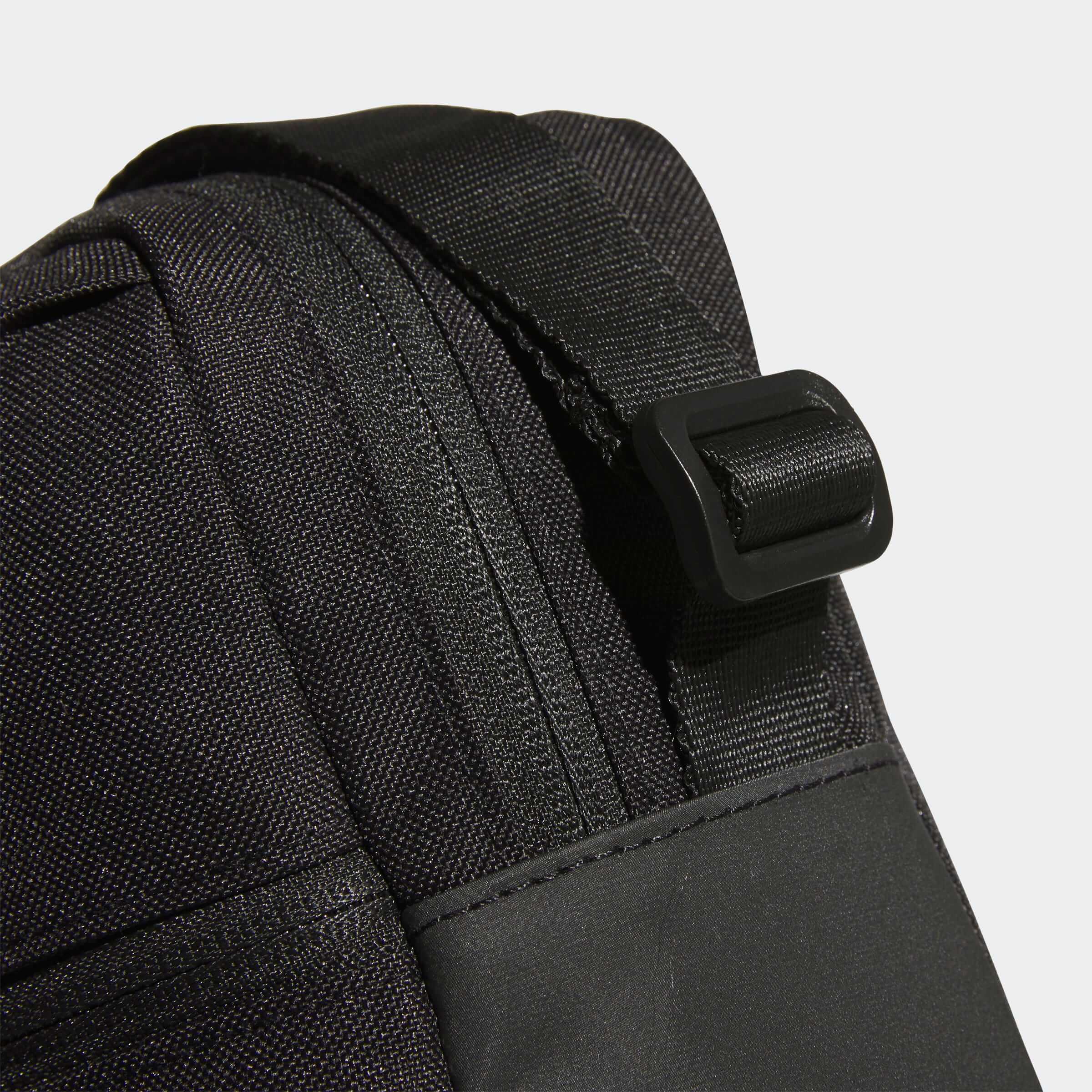 Чанта Adidas ESS Organizer детайл дръжка
