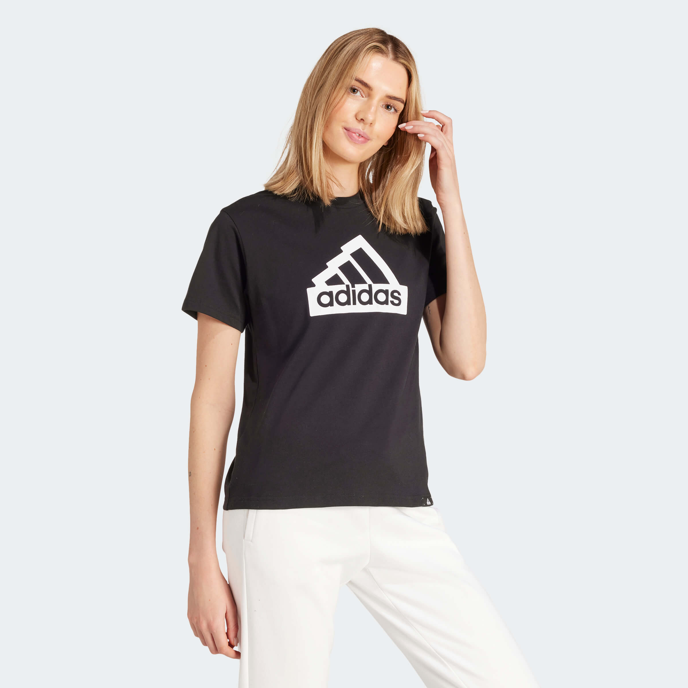 Дамска Тениска Adidas W MOD ESS в цял ръст