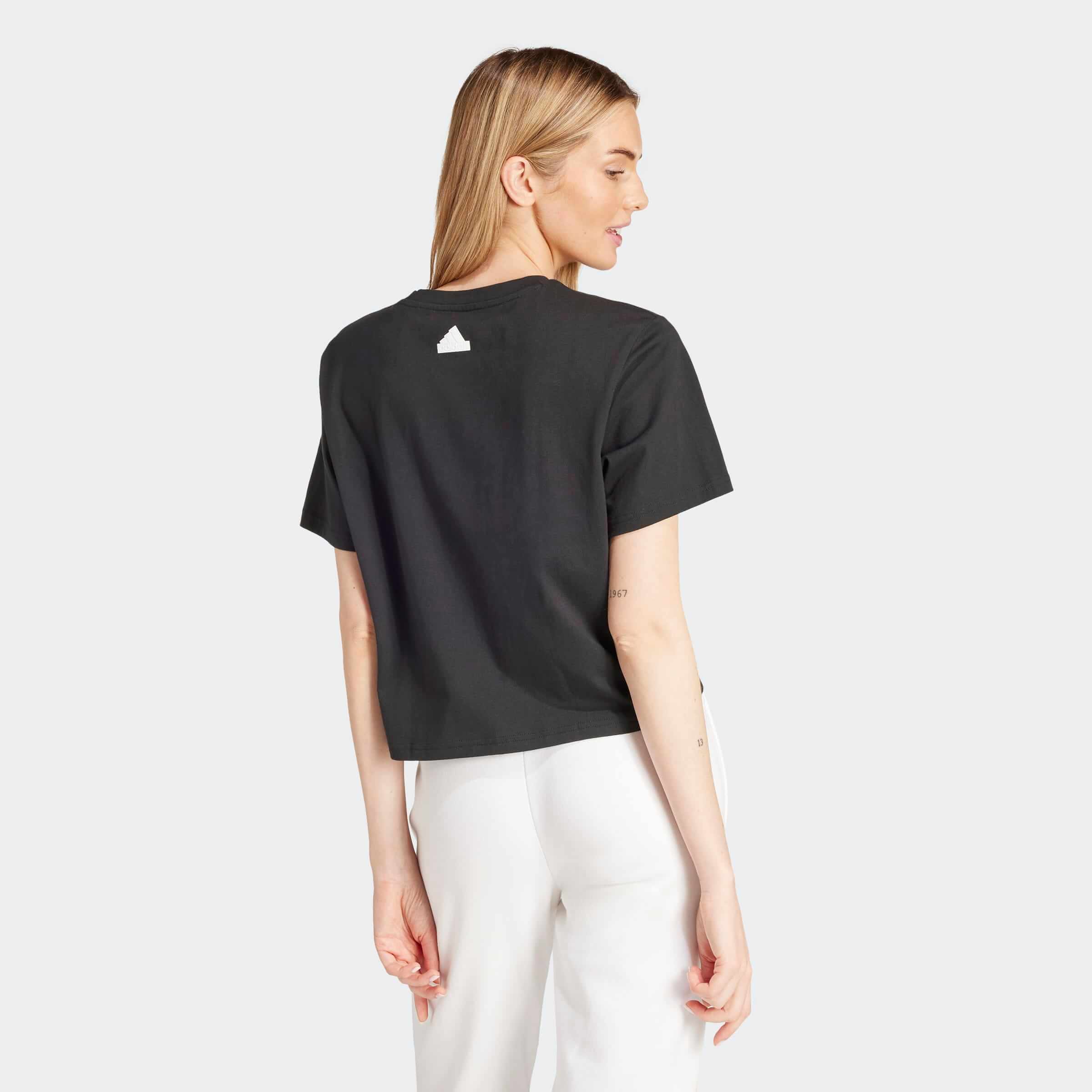 Дамска Тениска Adidas W BL SIG IY3408 в гръб