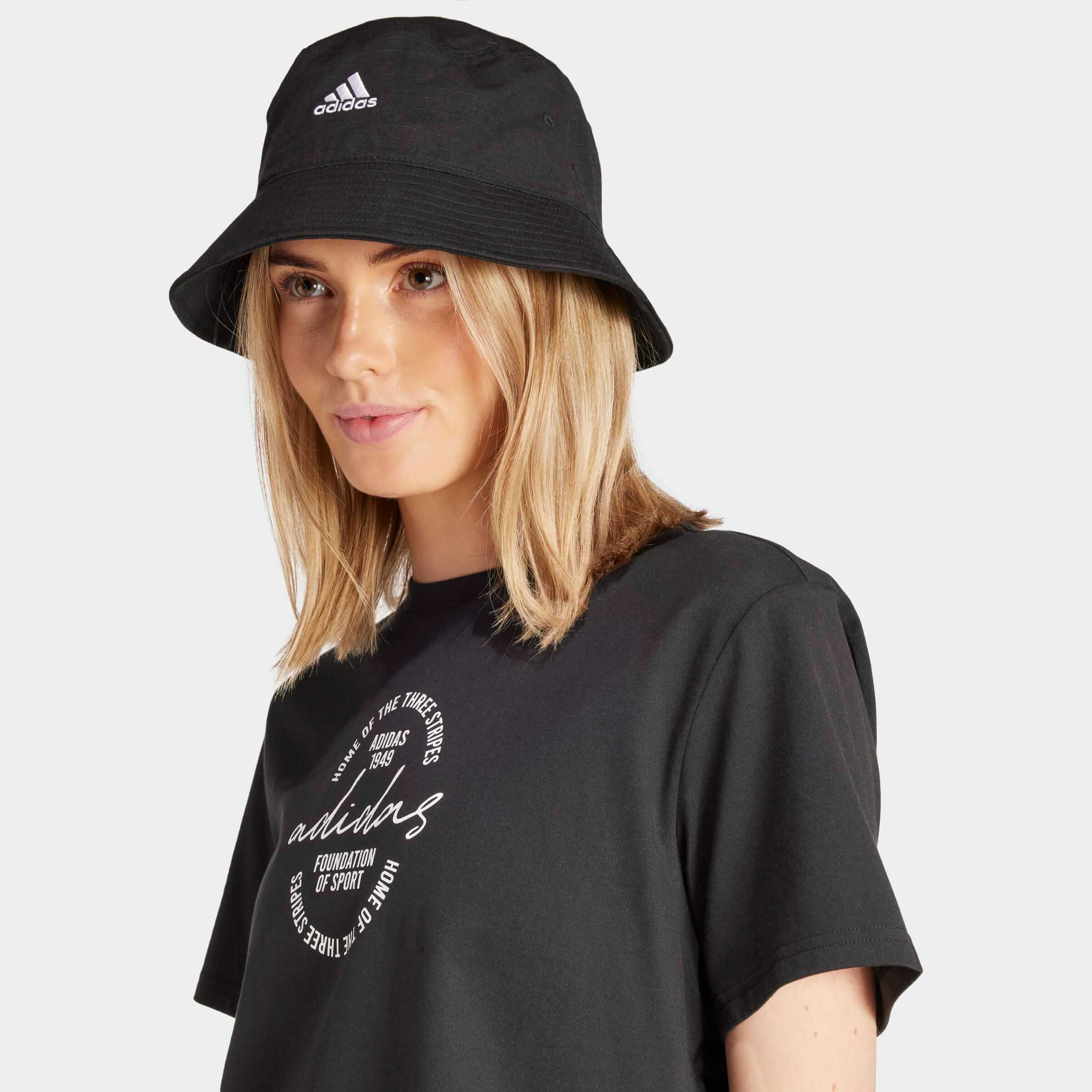 Тениска Adidas W BL SIG IY3408 детайл надпис