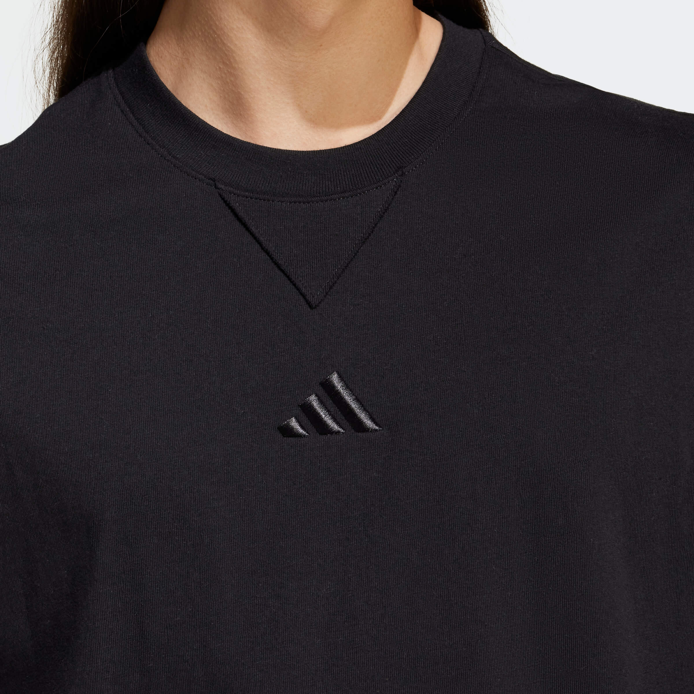 Мъжка Тениска Adidas M A SZN IY4150 детайл лого.