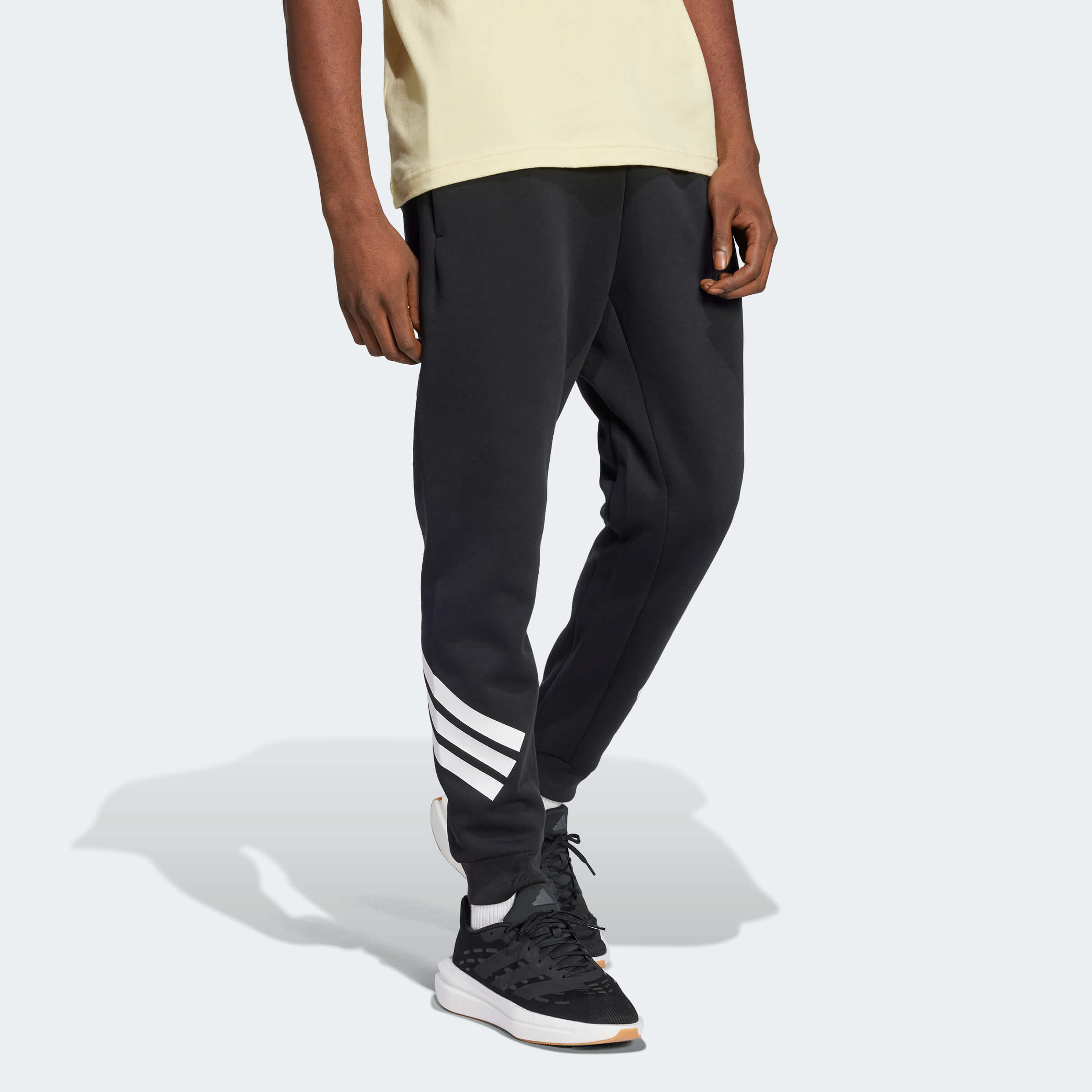 Мъжко Долнище Adidas M FI 3S JD4863 отстрани