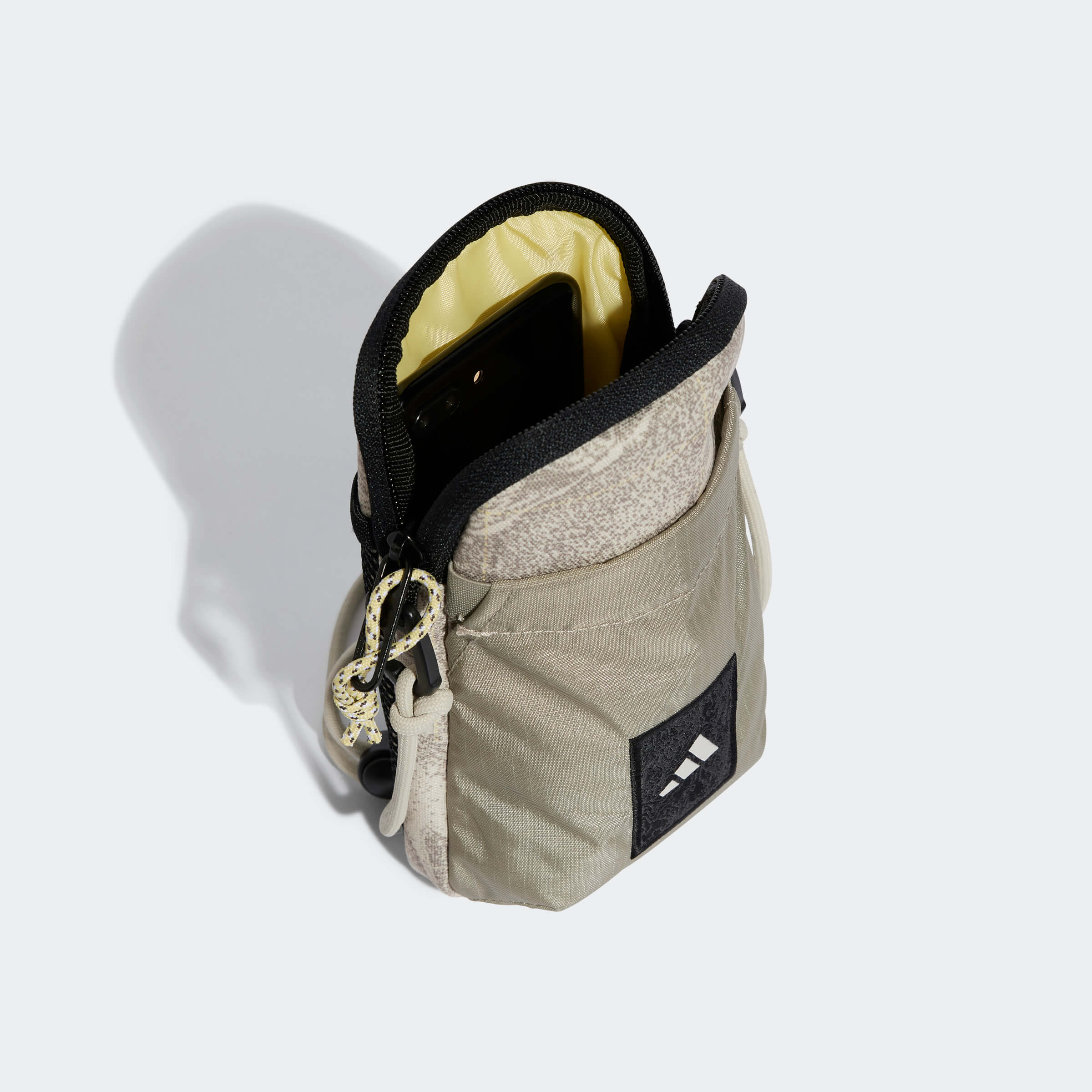 Чанта Adidas CXPLR SMALL B G JD5856 отворена