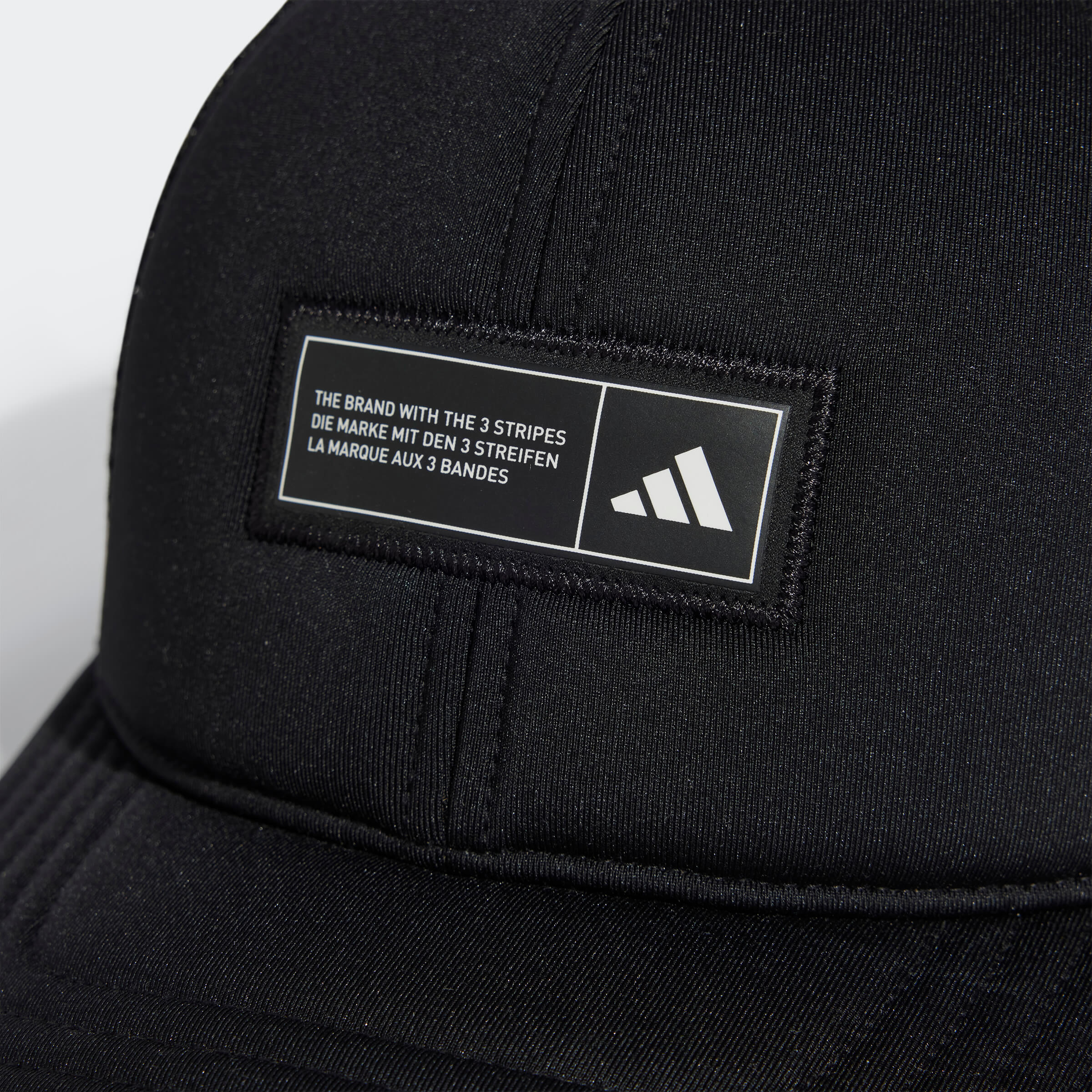 Шапка с Козирка Adidas SNAP TRUCK детайл лого