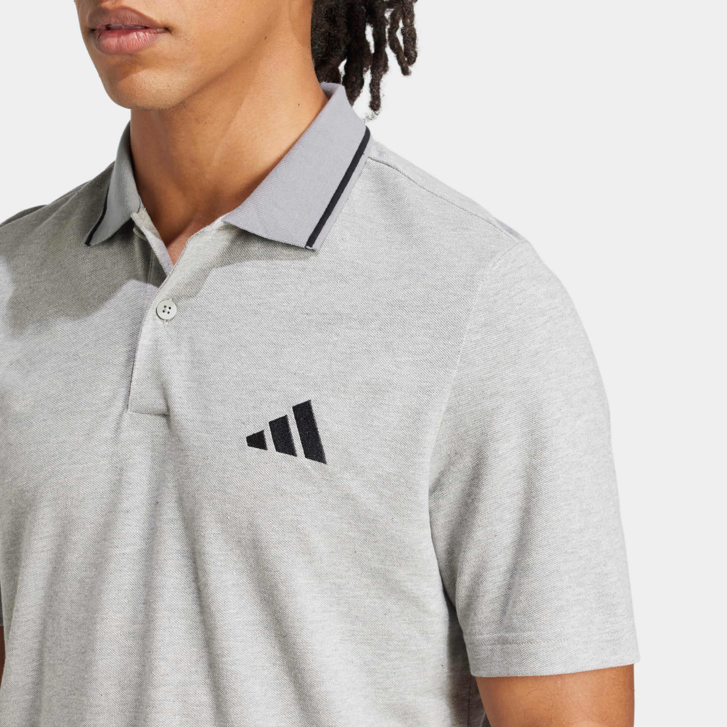 Тениска Adidas M SL PQ PS JE9022 детайл лого
