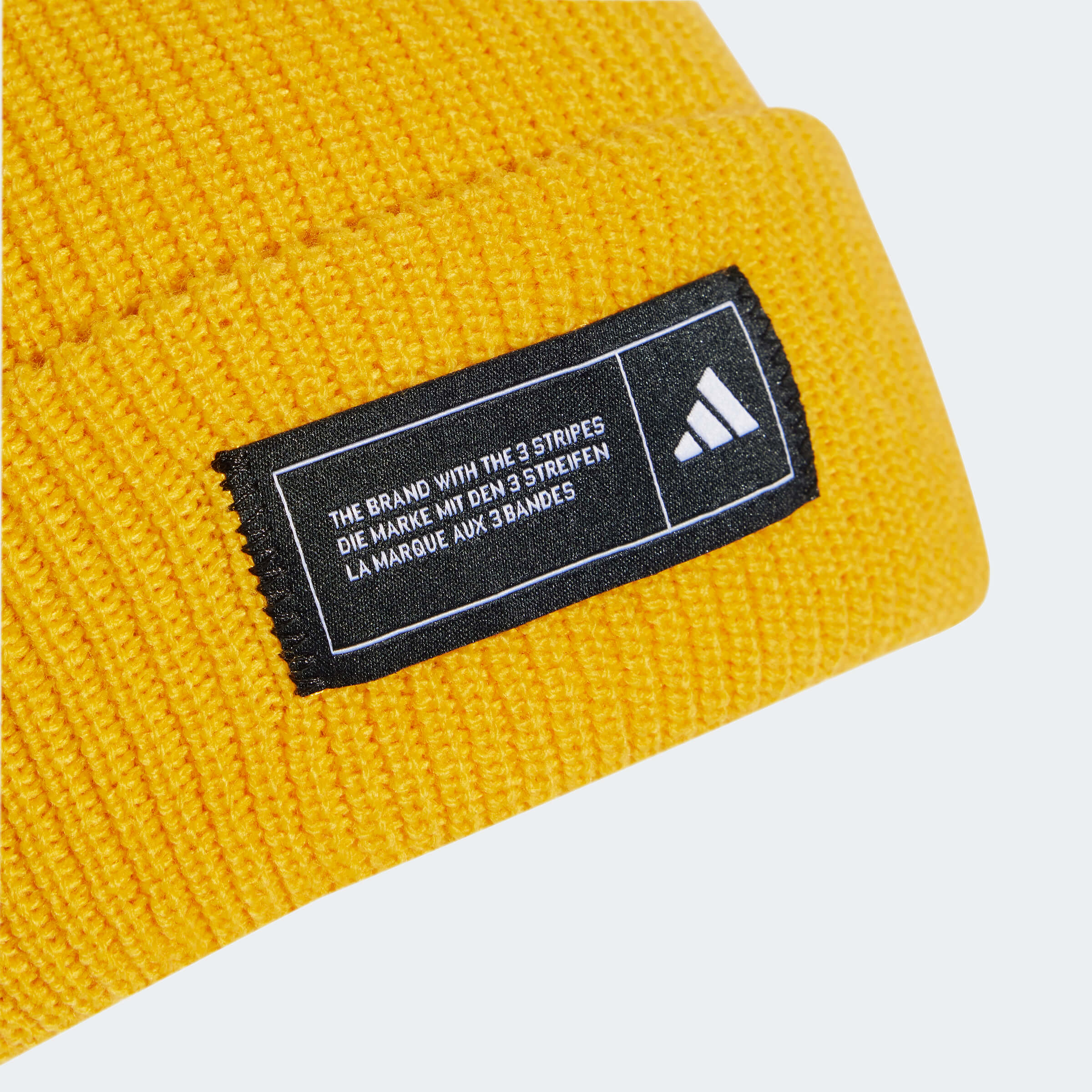 Зимна Шапка Adidas ESS BEANIE CUFF JF3163 детайл надпис