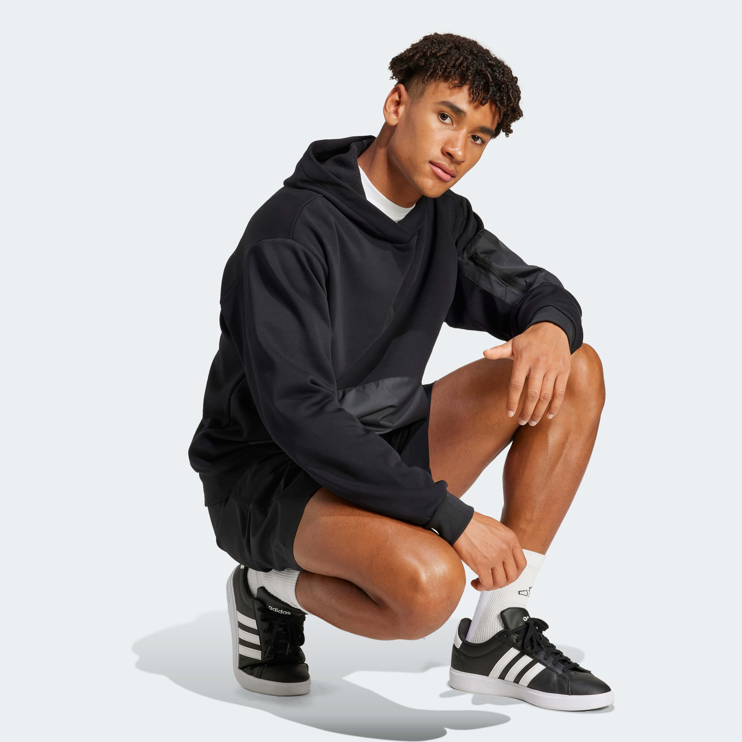 Мъжки Суитшърт Adidas M CE HD върху модел