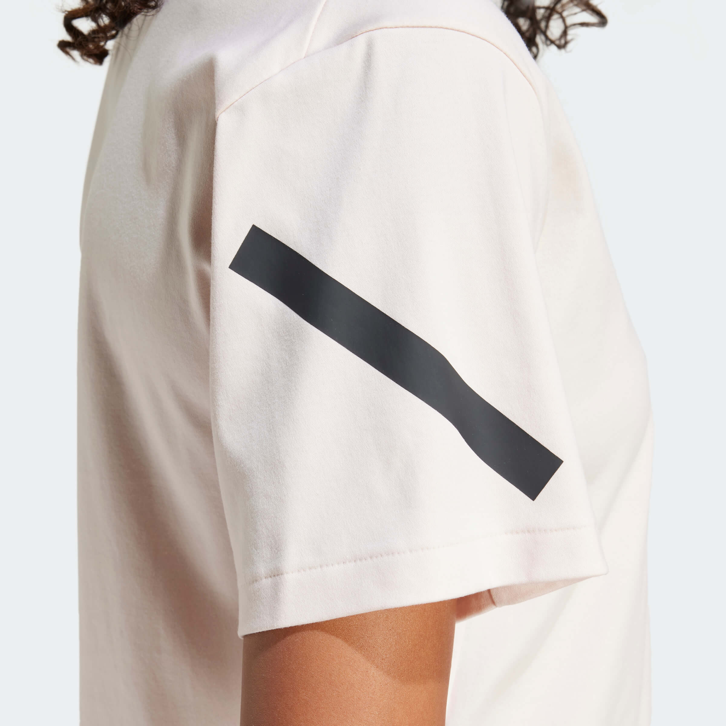 Тениска Adidas W Z.N.E. TEE JF4781 детайл ръкав