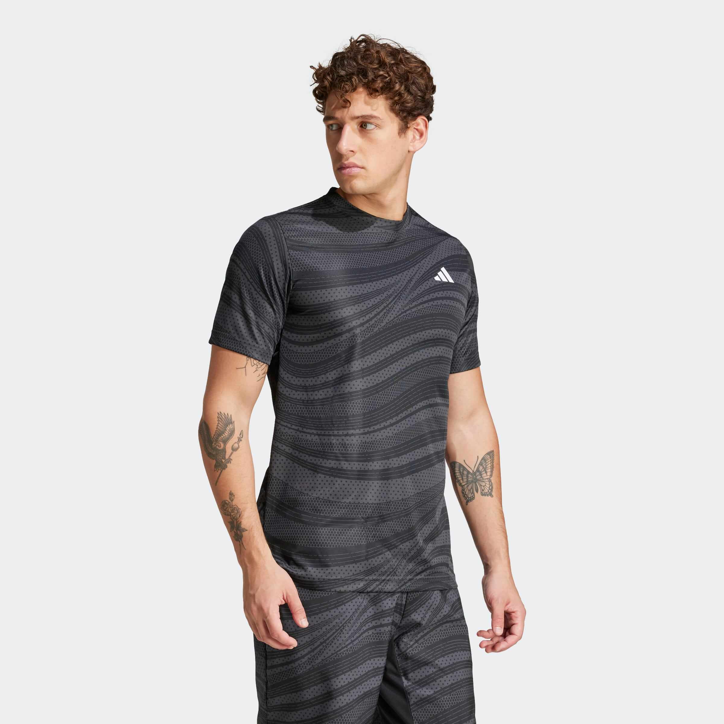 Мъжка Тениска Adidas CLUB GRAPH TEE отстрани
