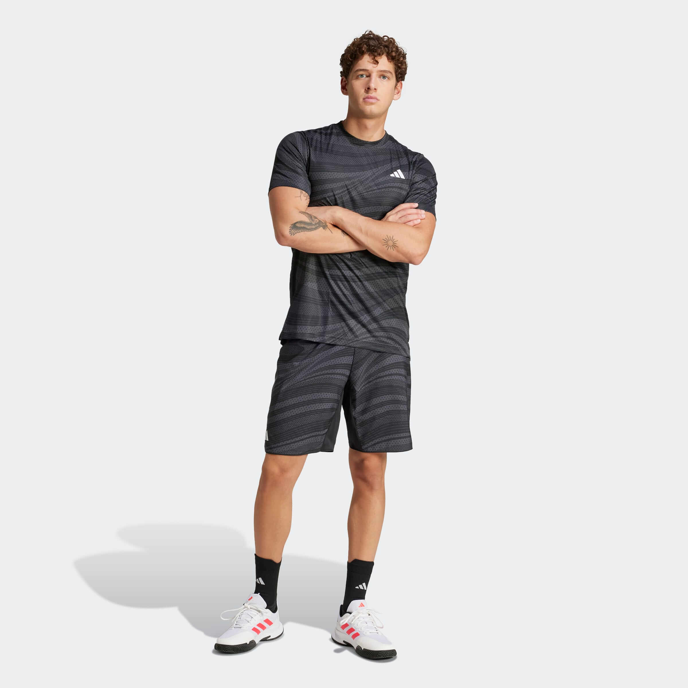 Мъжка Тениска Adidas CLUB GRAPH TEE в цял ръст