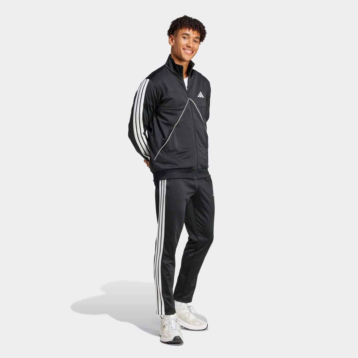 Мъжки Екип Adidas M TR TIRO върху модел