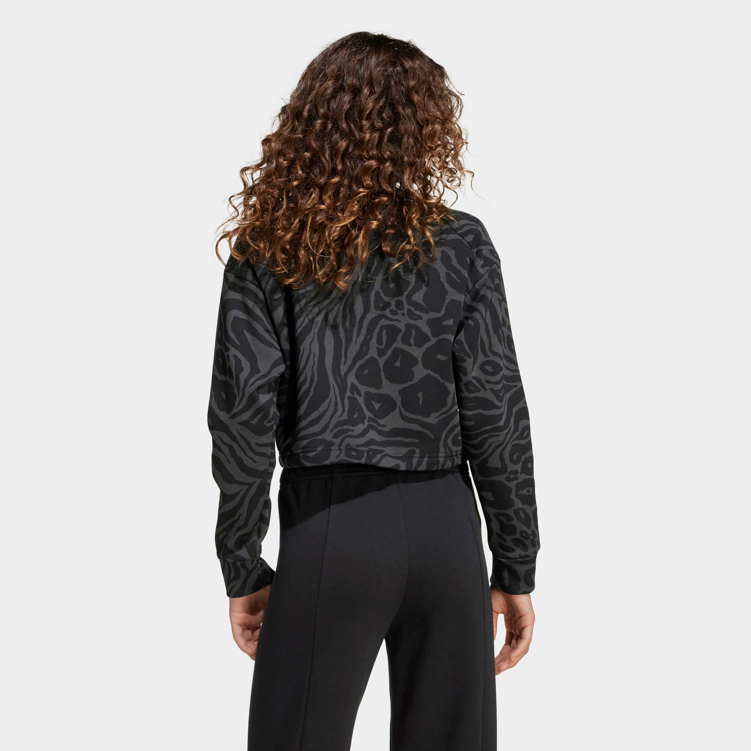 Юношеска Блуза Adidas JG FI AOP TOP JM1367 в гръб