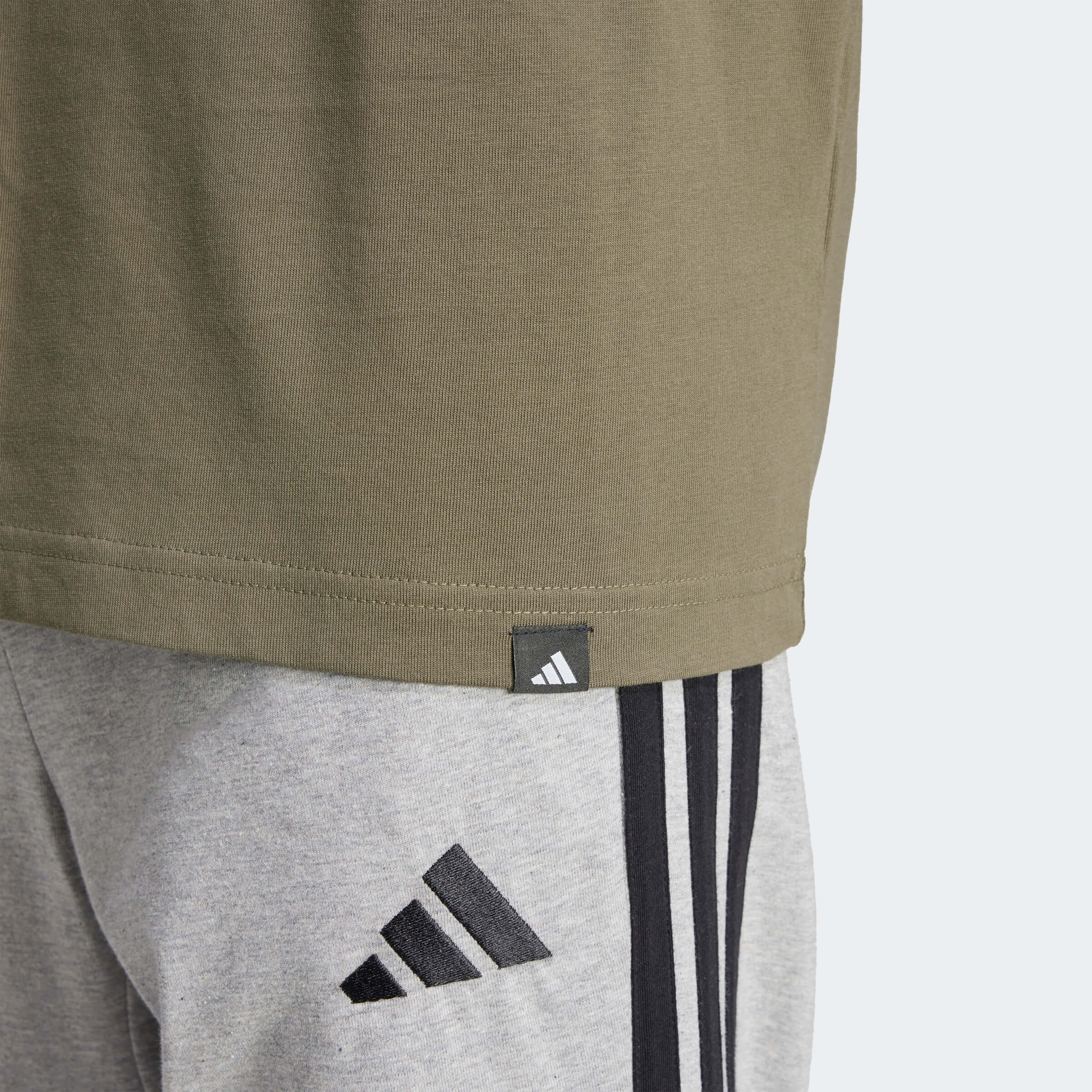 Мъжка Тениска Adidas M PHOTO LOGO детайл материя