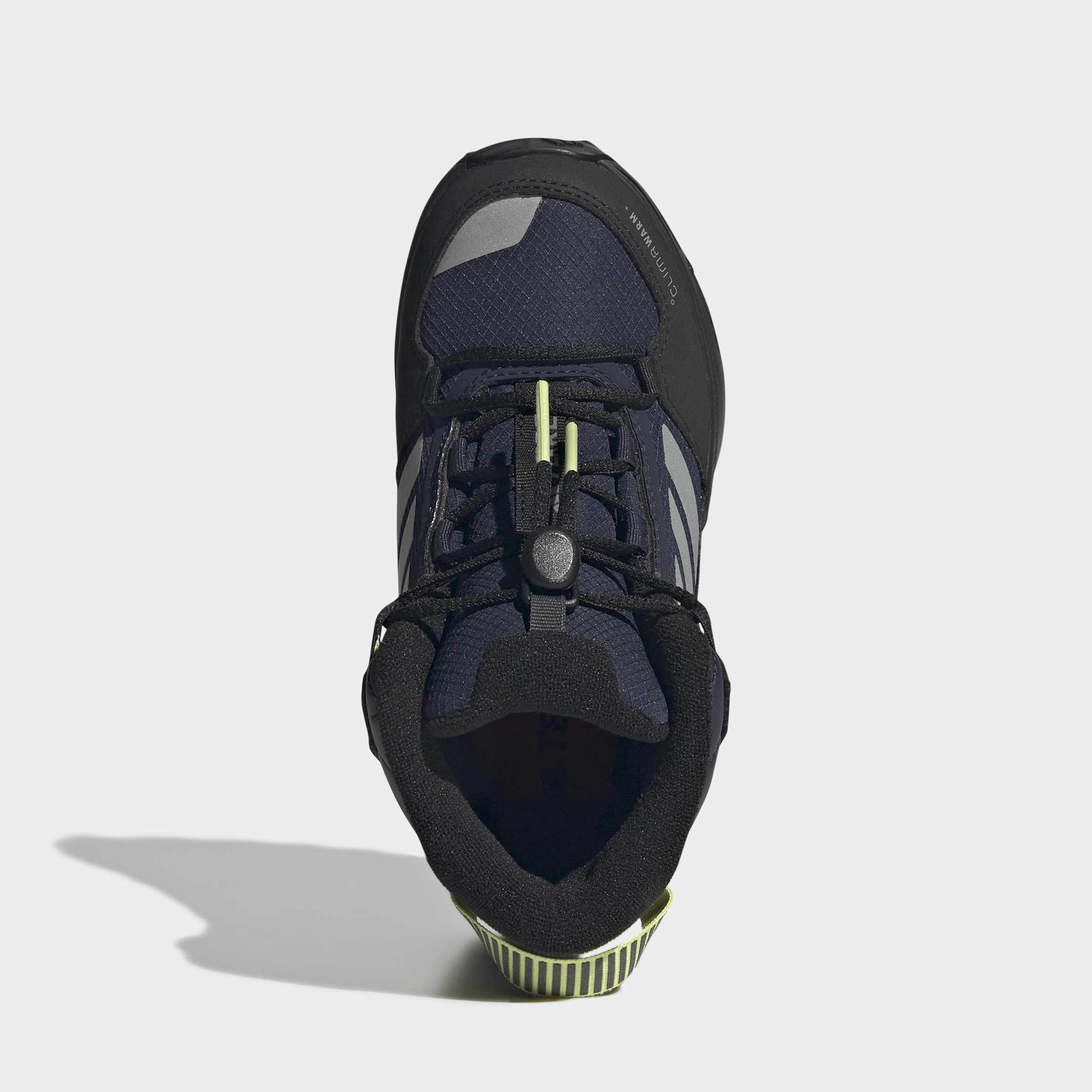 Детски зимни обувки adidas Terrex AX4R Mid KI5823 – поглед отгоре към бързото връзване, езика и подплатената яка