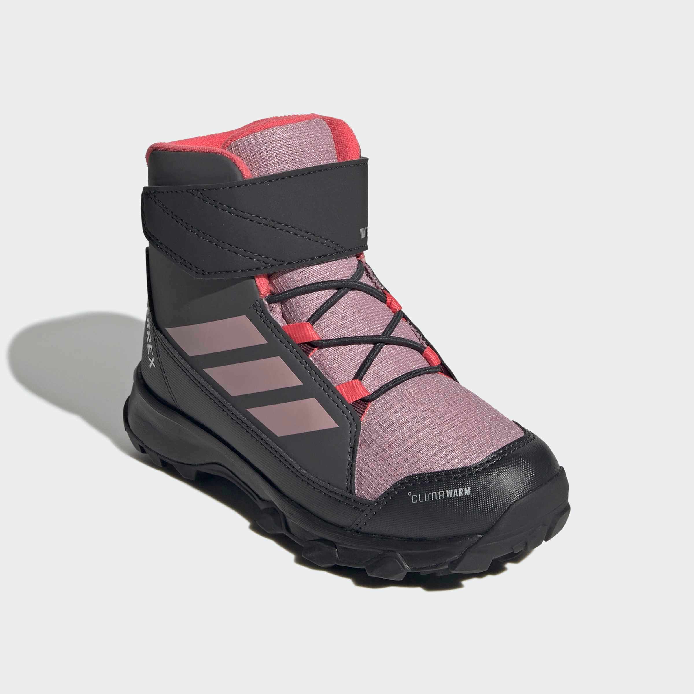 Зимни обувки adidas Terrex Snow за момиче – висок профил, розов текстилен език, еластични връзки и подсилена предна част