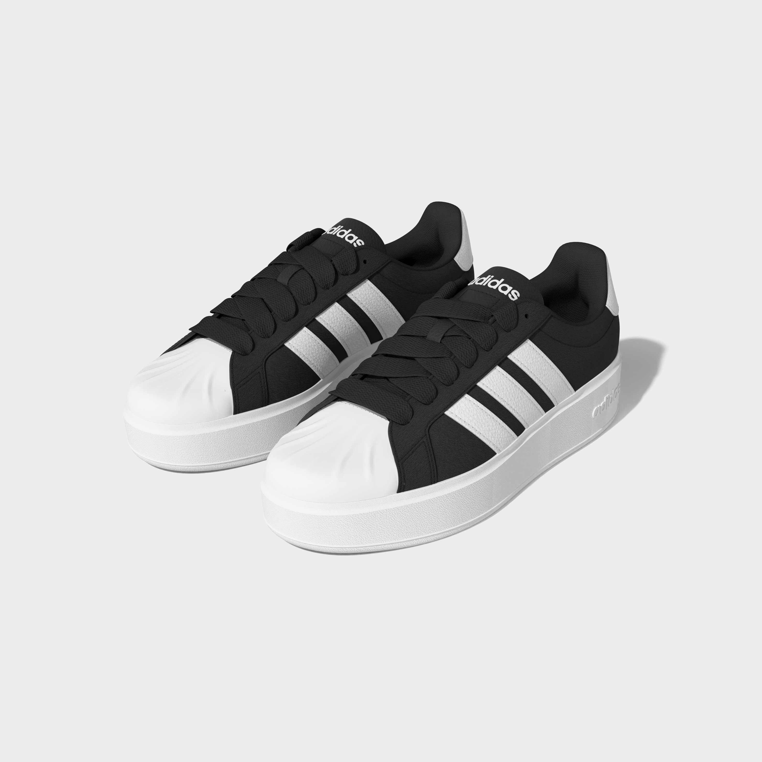 Чифт дамски черно-бели кецове Adidas Streettalk Bold KJ9940 с платформа