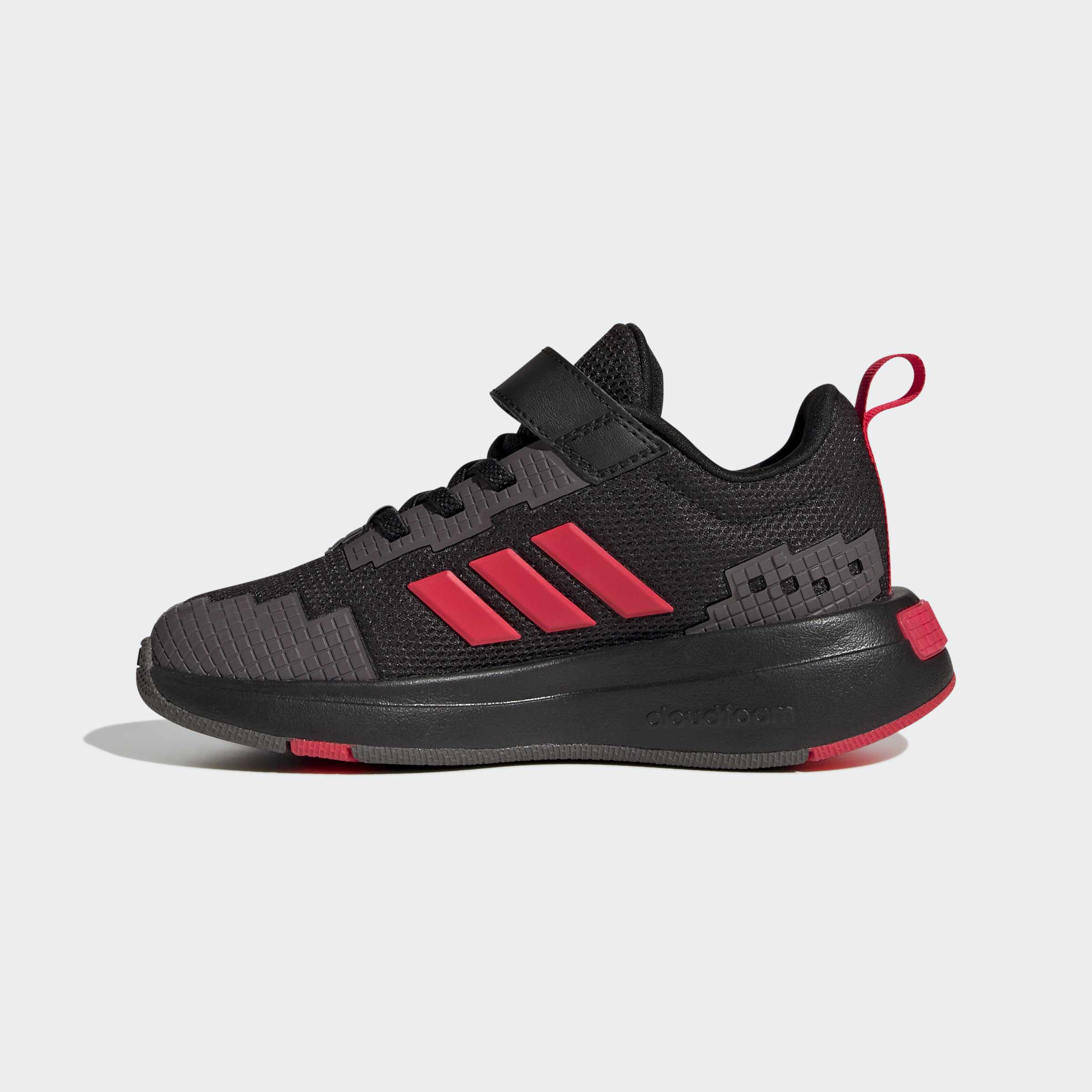 Детски спортни обувки Adidas Minecraft Pro KK4643 – страничен изглед с червени ленти и Cloudfoam междинна подметка