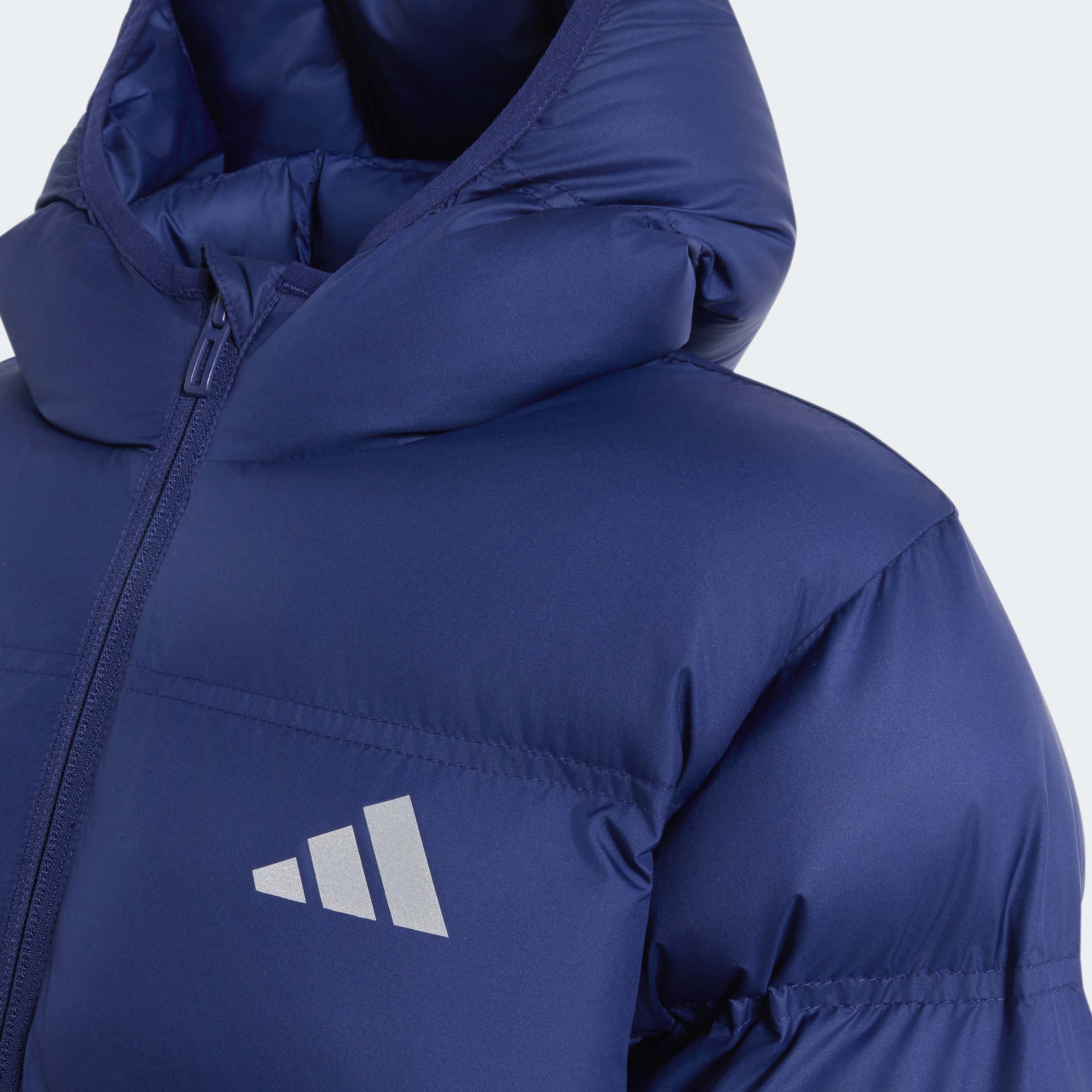 Adidas KQ6187 – подплатена качулка, преден цип и светлоотразително лого