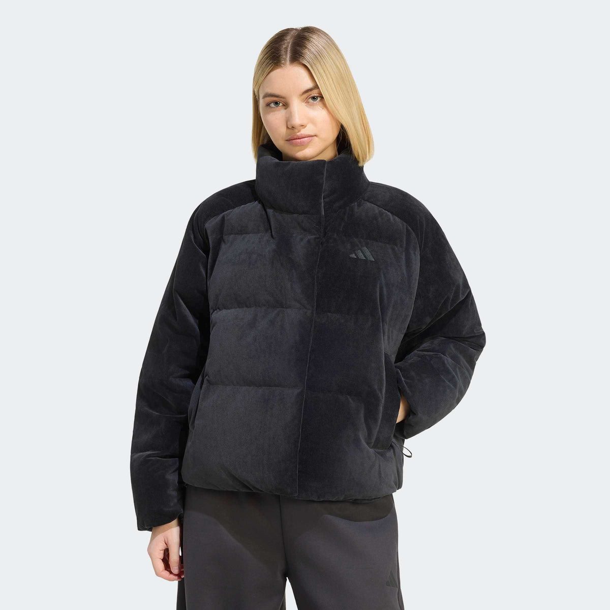 Дамско Яке Adidas HELIONIC DOWN PUFFER VELOUR KQ8765