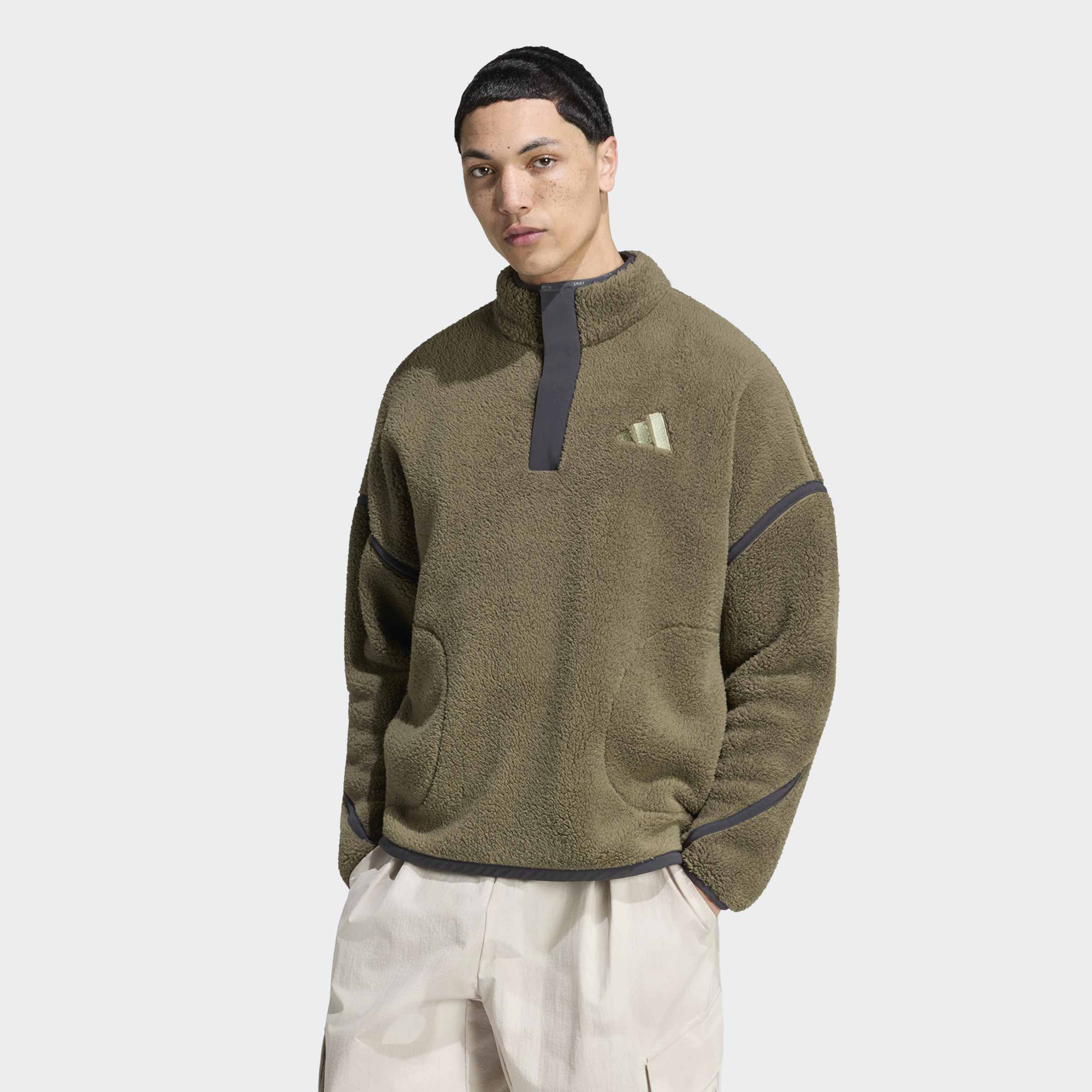 Мъжки пухкав полар adidas Terrex Multi KS2328 върху модел – висока яка, свободна кройка и джобове отпред