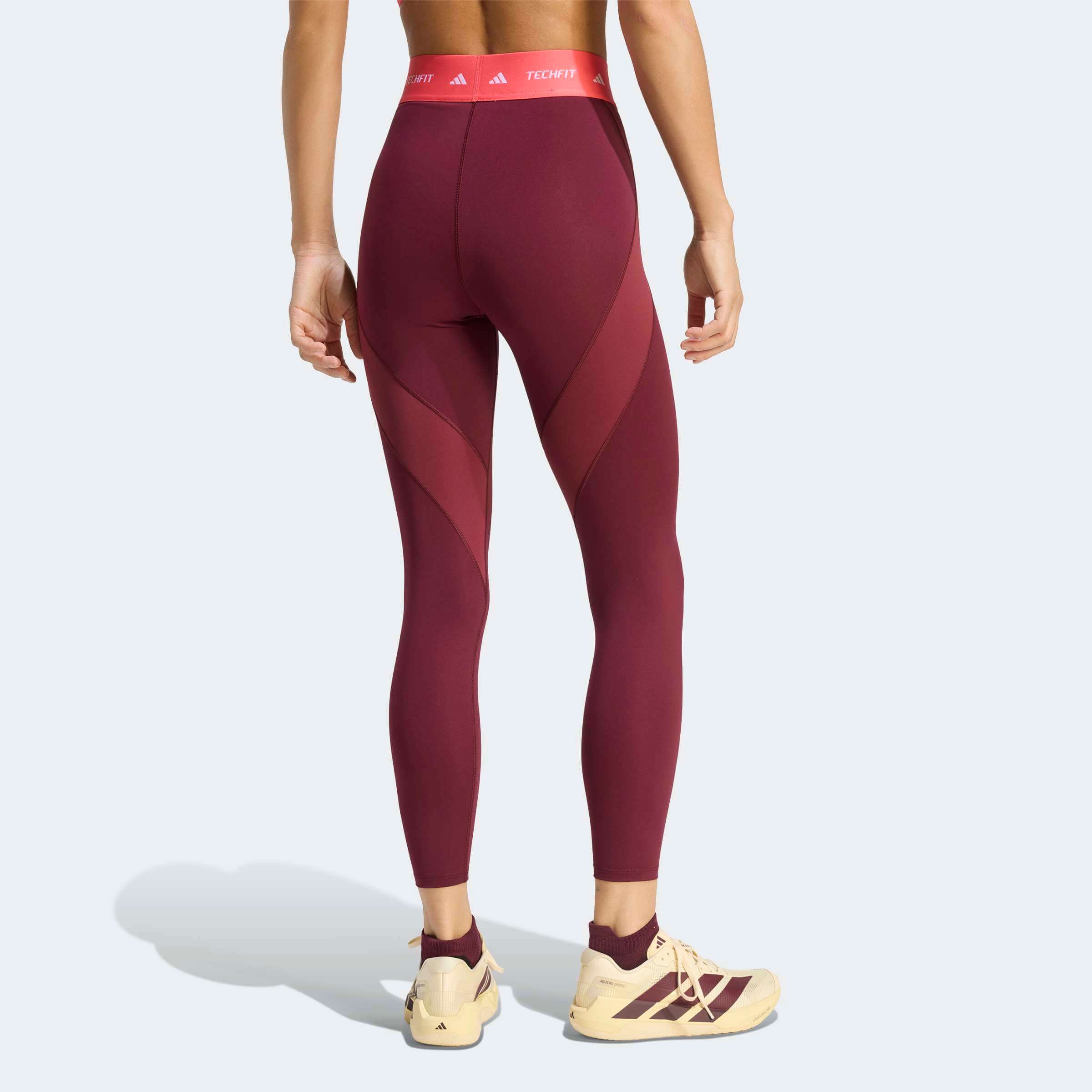 Дамски клин adidas Techfit Workout 7/8 – заден изглед с висока еластична талия и извити контрастни шевове